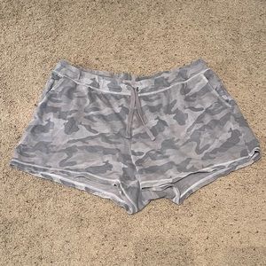 Old Navy French Terry Camo Shorts, XXL
